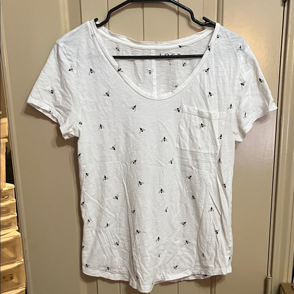 LOFT White Small Tee with Bee 🐝 Pattern